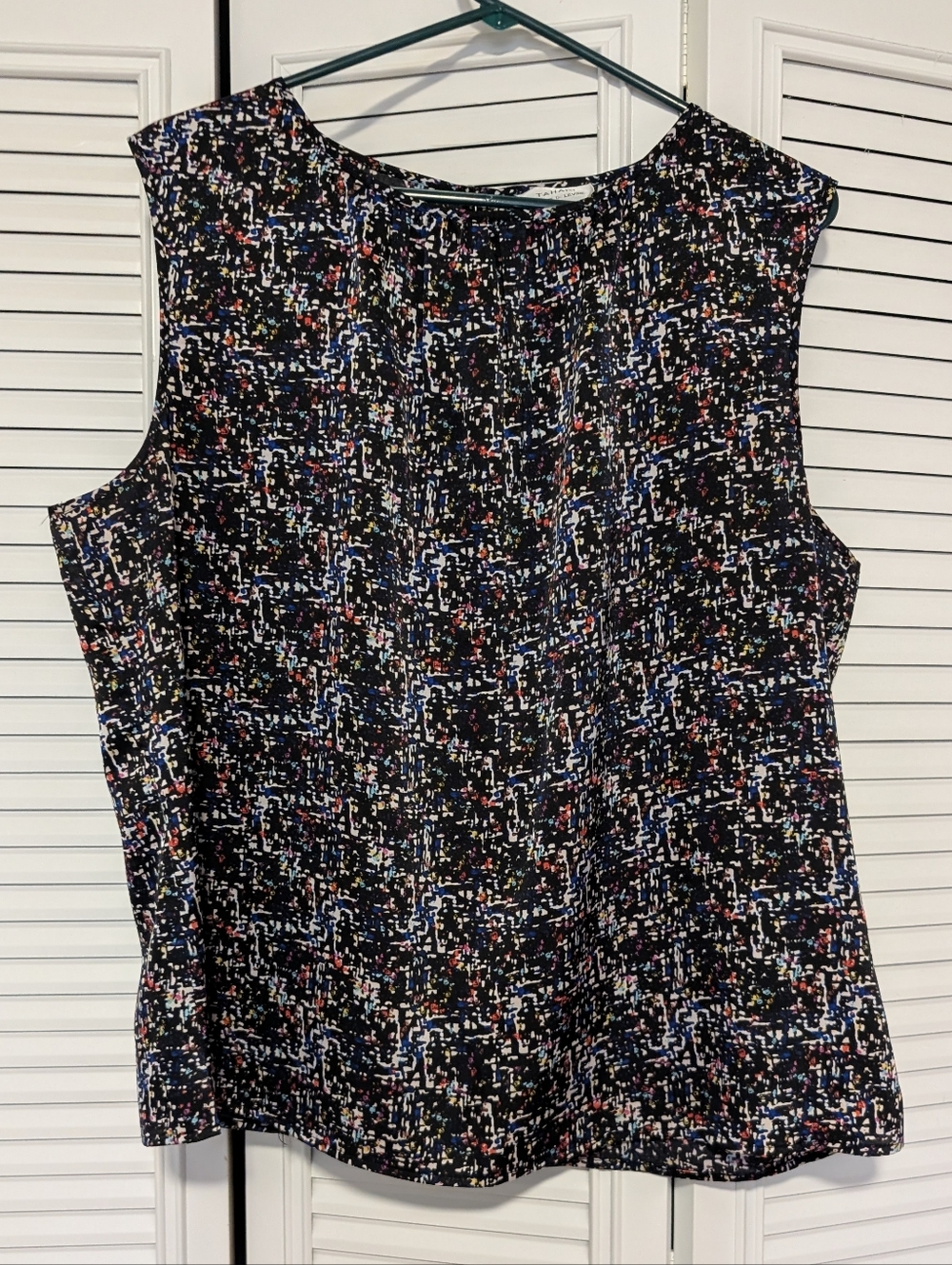 Tahari XL Sleeveless Shell, Black With Multicolor Pattern